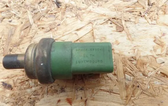Audi A4 S4 B6 8E 8H Coolant temperature sensor 059919501A