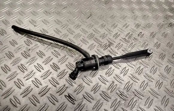 Renault Master III Clutch master cylinder 8200673232 A2211281906