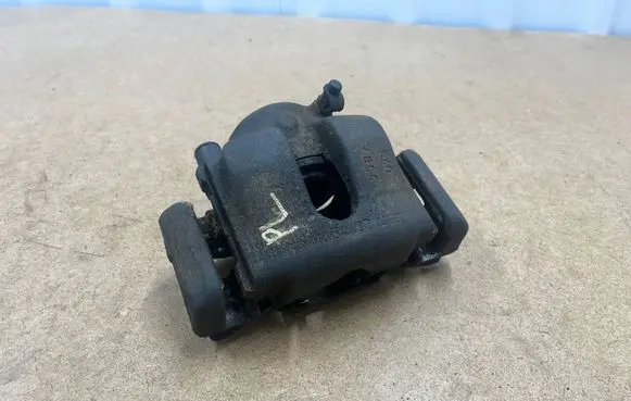 BMW 3 E46 Front brake caliper 34116758114 6758114 34106758104