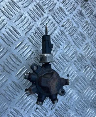 Renault Scenic II - Grand scenic II Fuel distributor R9144Z010D