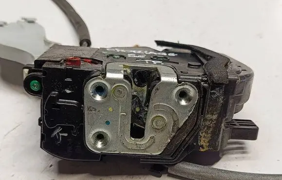 KIA Sportage Rear door lock 814203U010S6 814203U010