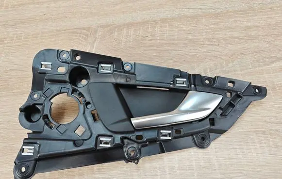 Rear door interior handle