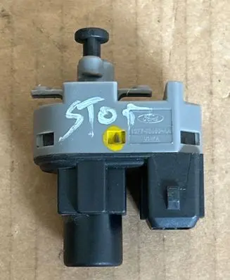 Ford Mondeo Mk III Brake pedal sensor switch 1S7T13480-AA