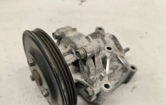 Mitsubishi Outlander Water pump 1300A110