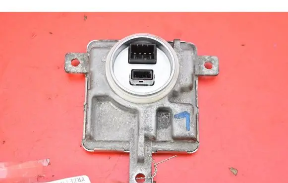 Volvo V40 Voltage converter/converter module 7226115099
