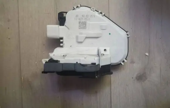 Audi A4 S4 B9 8W Rear door lock 4G0839015N