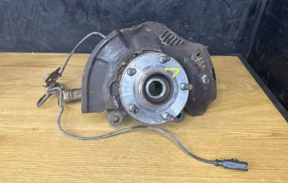 Toyota Auris 150 Front wheel hub