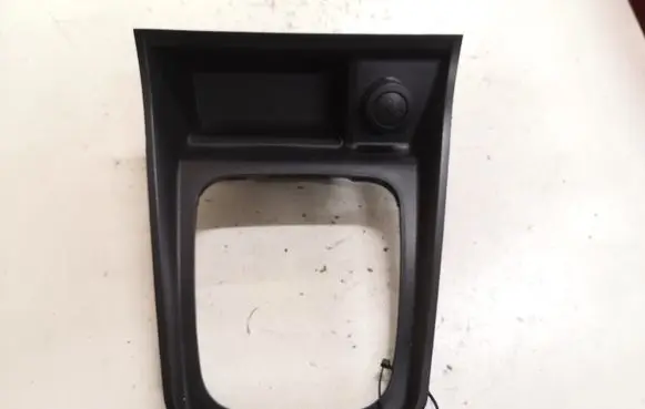 Chevrolet Captiva Gear shifter surround trim plastic