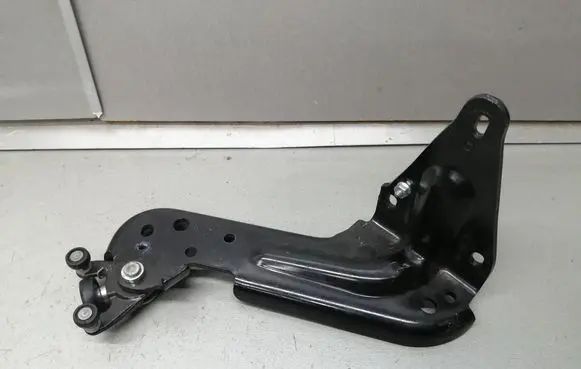 Chrysler Pacifica Sliding door lower roller guide/hinge 996AB VR030