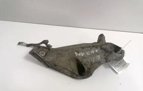 BMW X5 E70 Engine mounting bracket 6787489