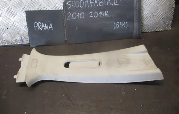 Skoda Fabia Mk2 (5J) (B) pillar trim (top) 