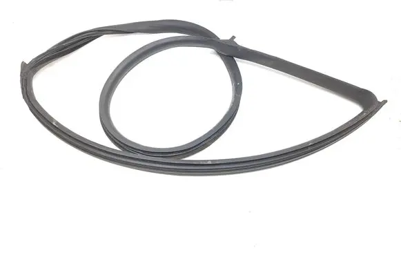 Maserati Ghibli Front door rubber seal 