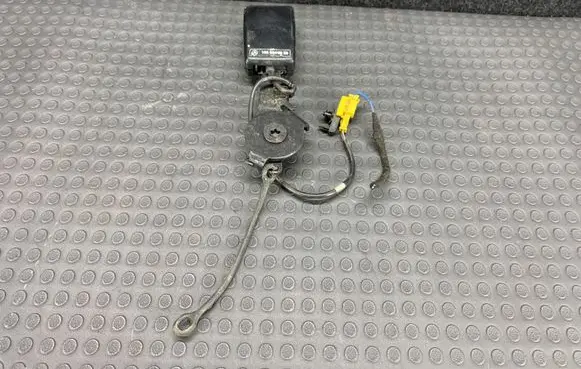 Mercedes-Benz A W169 Rear seatbelt buckle 1698602669