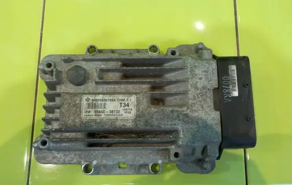Hyundai Santa Fe Torque split ecu control unit/module 954403B732