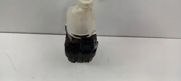 Opel Astra H Power steering pump