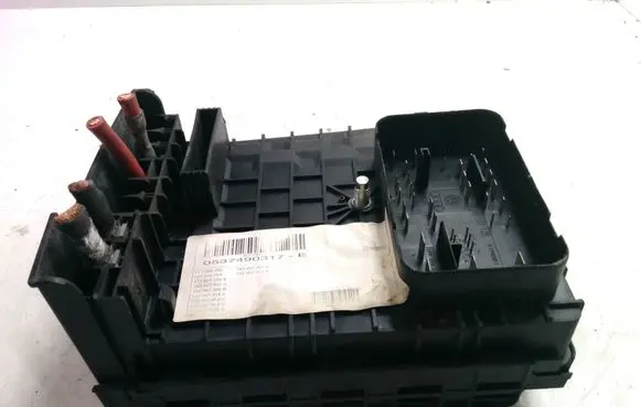 Volkswagen Touran I Fuse module 0537490317E 1T1937535K