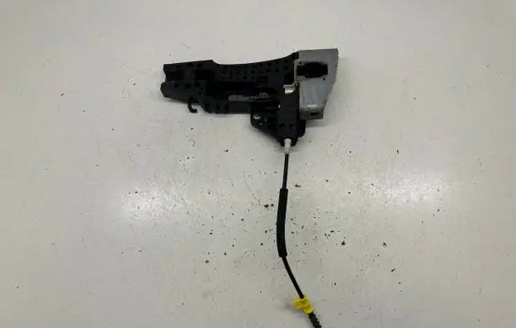 Audi A5 8T 8F Front door exterior handle/bracket 8T1837885B