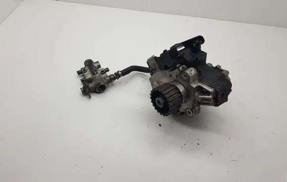 Audi A8 S8 D3 4E Fuel injection high pressure pump 057130755G