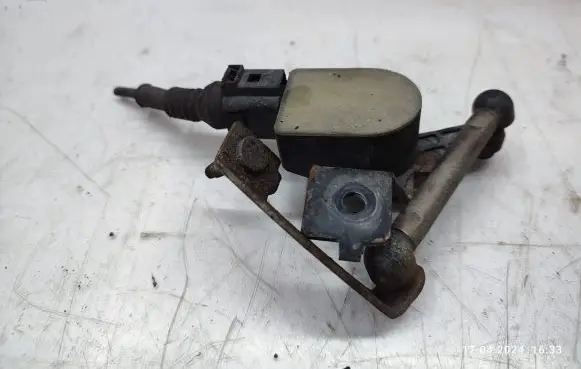 Volkswagen Touran I Air suspension front height level sensor 1T0907503