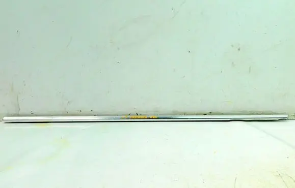 Opel Insignia A Front door trim (molding) 13228107 193202