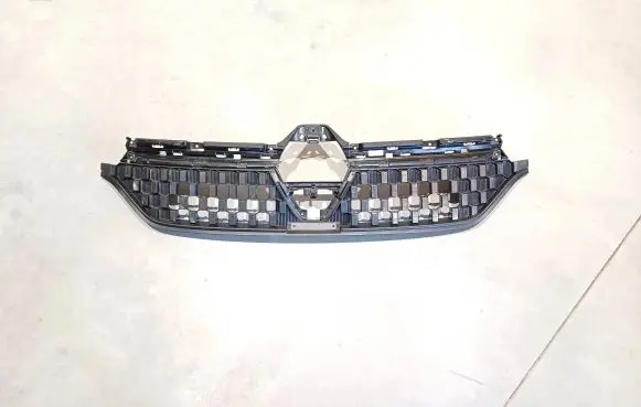 Renault Austral Front bumper upper radiator grill 622563643R