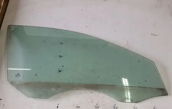 Volkswagen Jetta VI Sliding door window/glass 