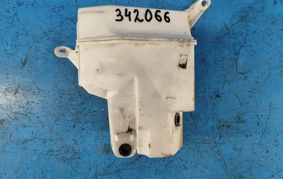 Volvo XC70 Windshield washer fluid reservoir/tank 30784233