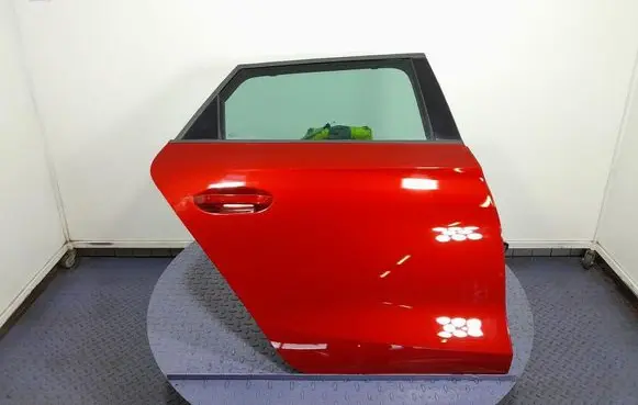 Nissan Atleon Rear door
