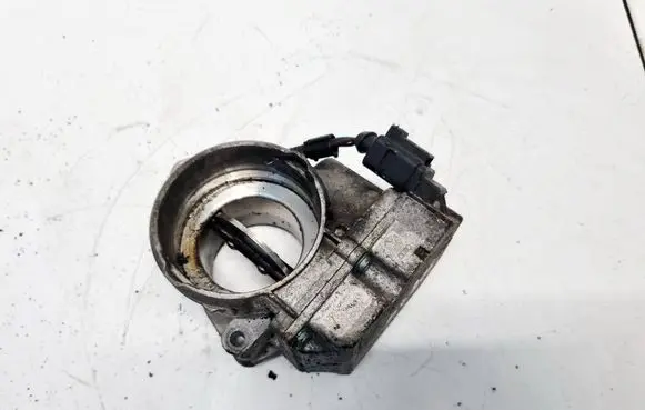 Volkswagen Jetta V Throttle valve 03G128063C
