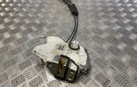 Honda CR-V Front door lock 72111SWAE1