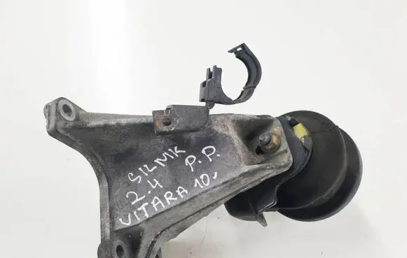 Suzuki Grand Vitara II Engine mounting bracket S11164178K