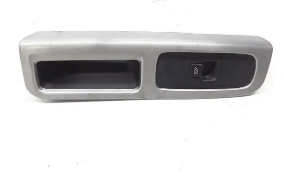 Volvo V50 Electric window control switch 8663815