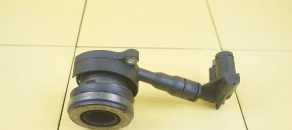 Ford C-MAX II Clutch slave cylinder AV617A564BB JQDB