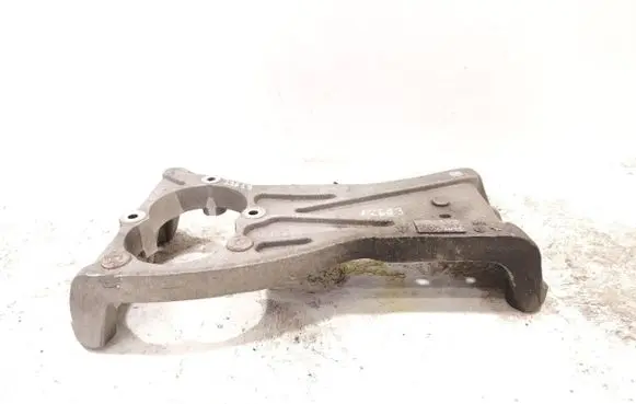 Maserati Levante Gearbox mounting bracket 670032044