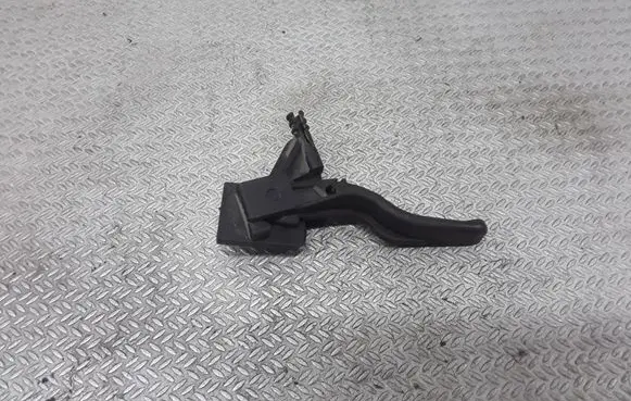 Opel Astra H Engine bonnet (hood) release handle 218186591