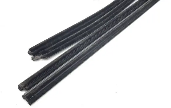 Ford Explorer Rubber seal rear door window/glass