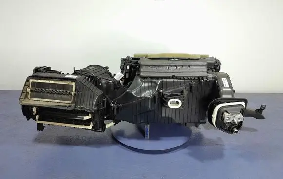 BMW X3 E83 Interior heater climate box assembly 6843809