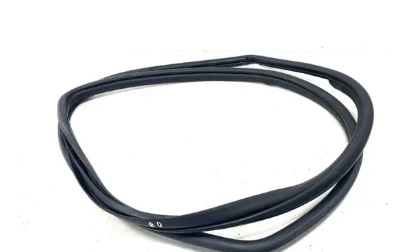 Toyota Avensis T270 Front door rubber seal