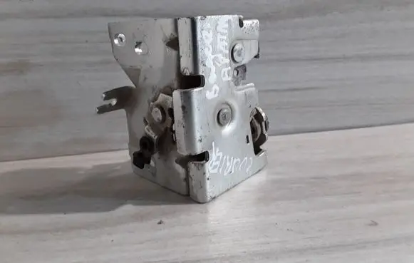 Loading door lock