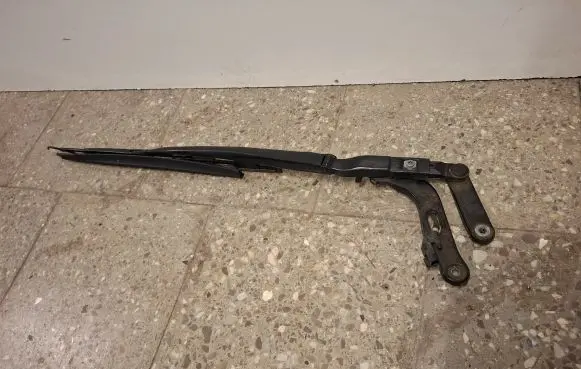 BMW 7 E65 E66 Front wiper blade arm 7144076