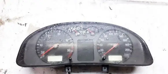 Volkswagen PASSAT B5 Speedometer (instrument cluster) 88311245