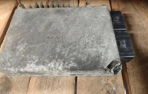 Chrysler Voyager Engine control unit/module 04727167 P04727167