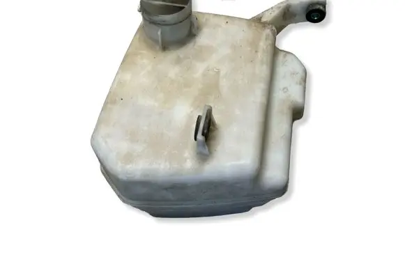 Toyota Prius (XW20) Windshield washer fluid reservoir/tank 1789321030