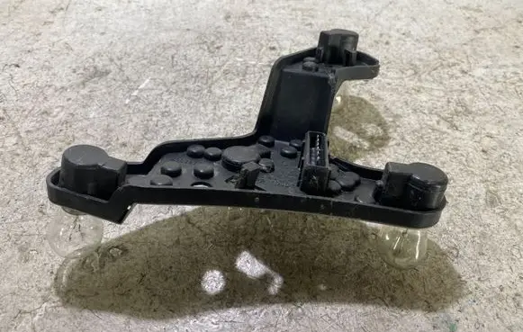 Toyota Avensis T250 Tail light bulb cover holder 89028786