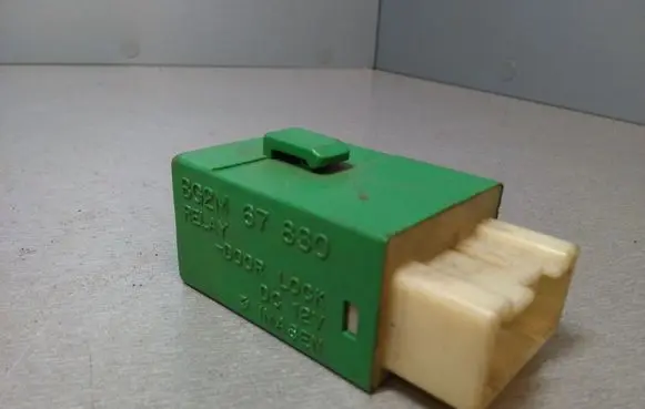 Mazda 626 Central locking relay BG2M67830