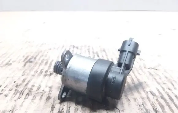 Peugeot 307 Fuel pressure regulator 0928400607