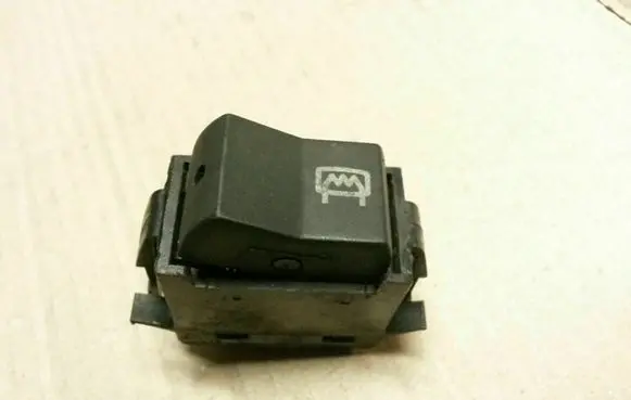 Volkswagen Golf I Windscreen/window heater switch 321959621