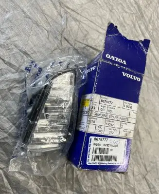 Volvo C70 Mirror indicator light 8679777