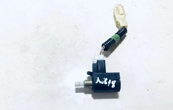 Toyota Yaris Brake pedal sensor switch CV591