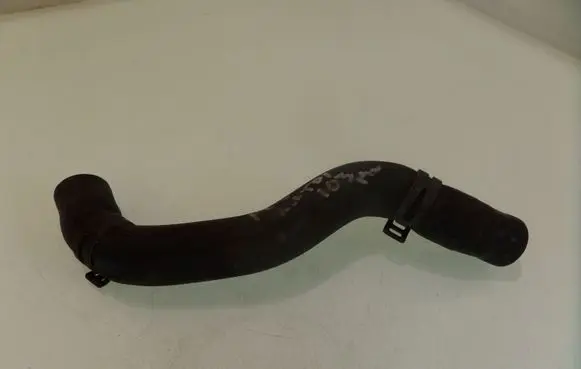Volkswagen PASSAT B6 Engine coolant pipe/hose